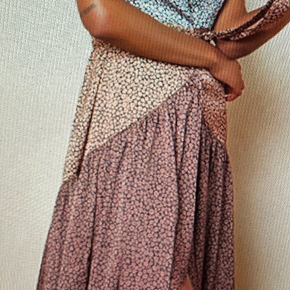 HUTCH Elma dress pink/peach/copper mini ditsy floral satin Size M - Picture 2 of 11